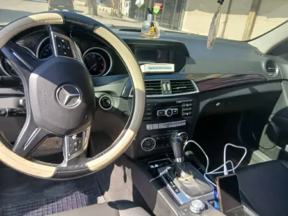مارسيدس C220/حمص حمص