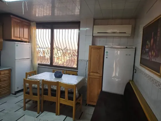 شقة للايجار/ساحة الشهبندر دمشق