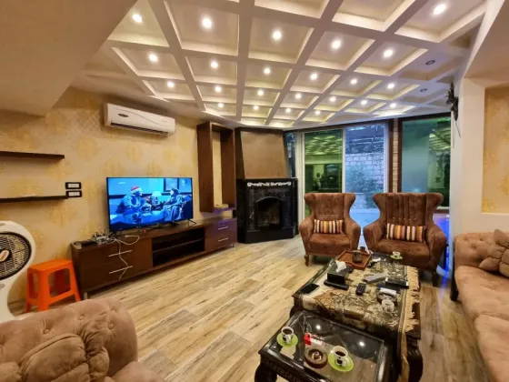 منزل ارضي مع حديقة للبيع/ساحة الشهبندر دمشق