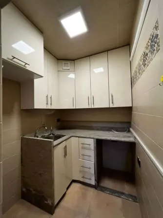 شقة للايجار(سويت) او للاستثمار التجاري /ضاحية قدسيا دمشق