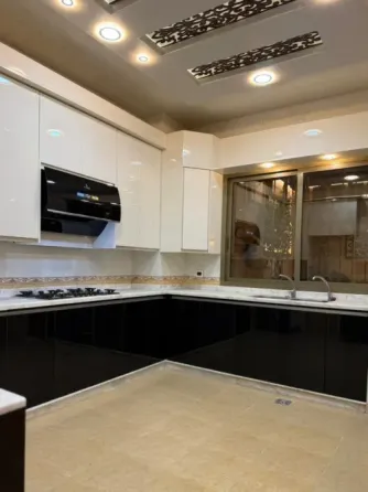 شقة ارضية للبيع///ضاحية قدسيا بالقرب من مدرسة التألق دمشق