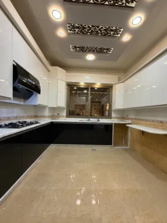 شقة ارضية للبيع///ضاحية قدسيا بالقرب من مدرسة التألق دمشق