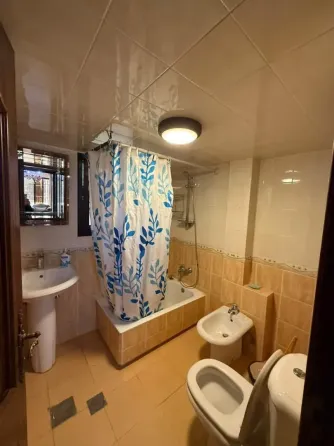 منزل للايجار الشهري//المزة دمشق