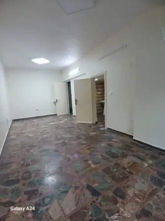 للايجار منزل ويصلح مكتب //اوتستراد المزة دمشق