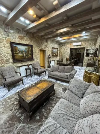 شقة للايجار//أبو رمانة دمشق