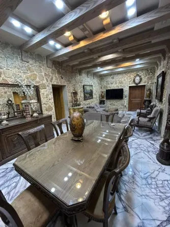 شقة للايجار//أبو رمانة دمشق