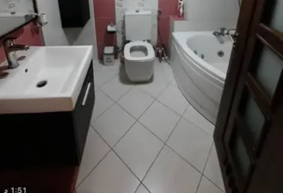 شقة للإيجار//شارع العابد//دمشق دمشق