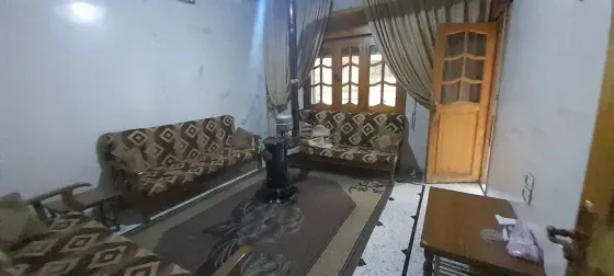 شقة للايجار//قرب دوار النزهة//حمص حمص