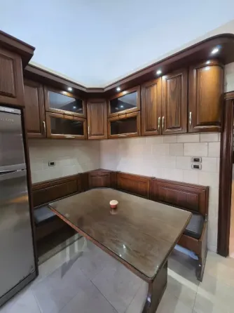 شقة للبيع//الامريكان//اللاذقية اللاذقية