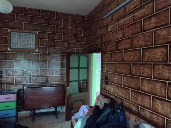 بيت عربي كبير//طريق حمص طرطوس حمص