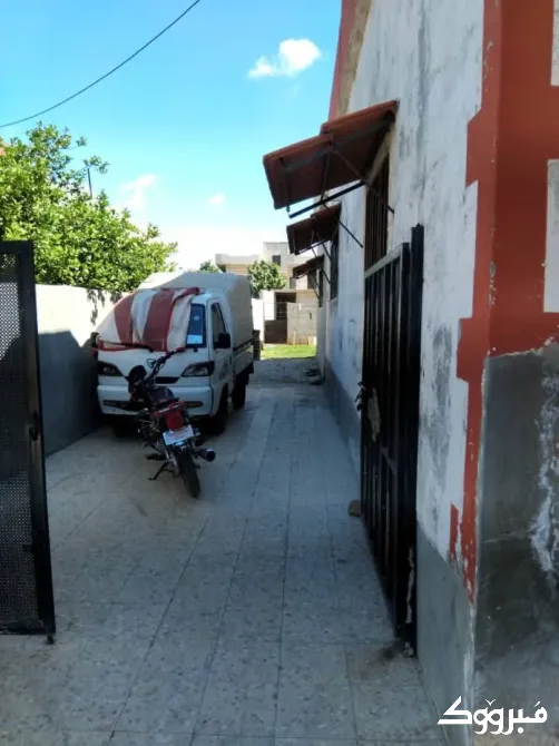 بيت عربي كبير//طريق حمص طرطوس حمص - الصورة 15