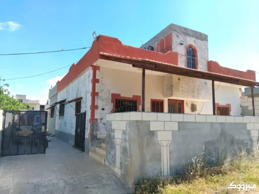 بيت عربي كبير//طريق حمص طرطوس حمص - الصورة 8