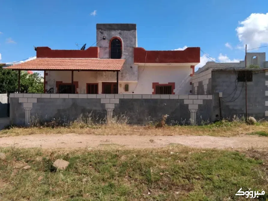 بيت عربي كبير//طريق حمص طرطوس حمص - الصورة 9