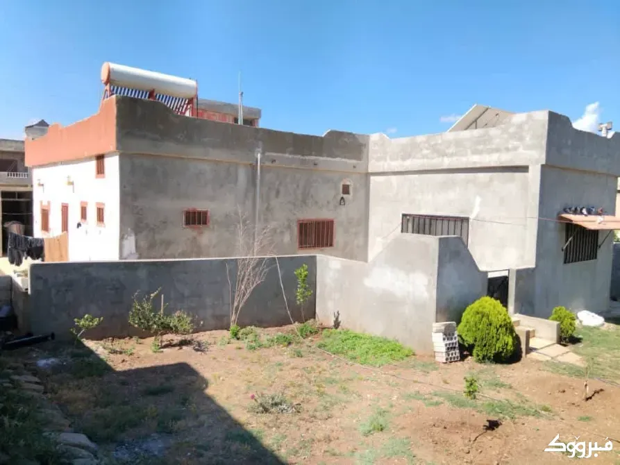 بيت عربي كبير//طريق حمص طرطوس حمص - الصورة 14