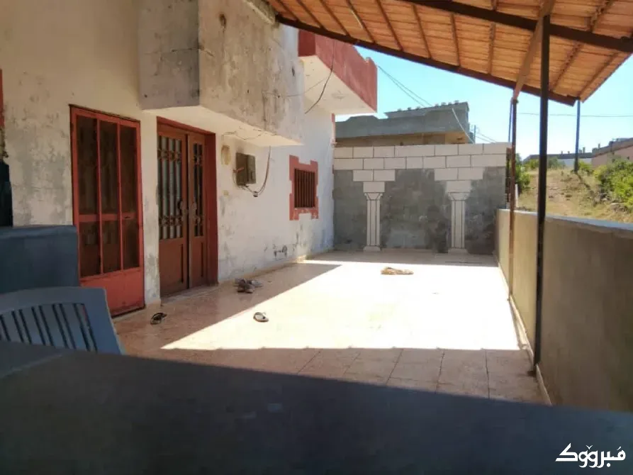 بيت عربي كبير//طريق حمص طرطوس حمص - الصورة 11