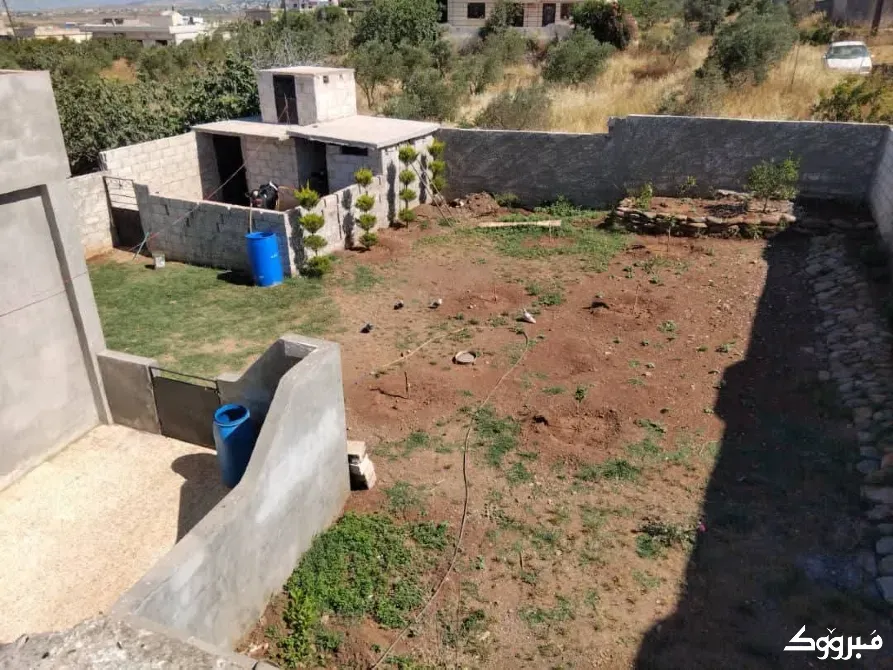 بيت عربي كبير//طريق حمص طرطوس حمص - الصورة 10