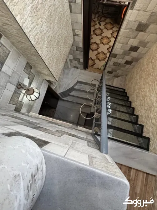 منزل 3 طوابق للإيجار//باب مصلى دمشق - الصورة 11
