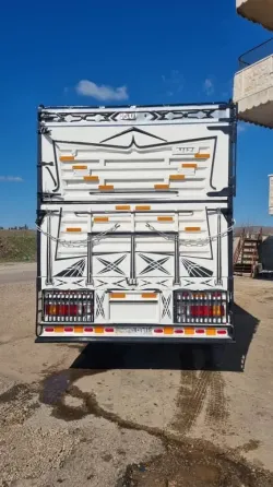 شاحنة آيسوزو 2009//حمص حمص