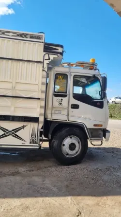 شاحنة آيسوزو 2009//حمص حمص