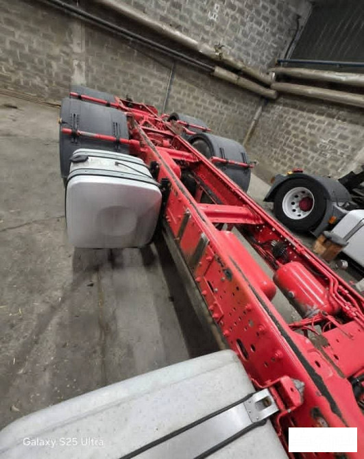 سيارة شحن آفيكو اوروبية سرمدا - الصورة 5