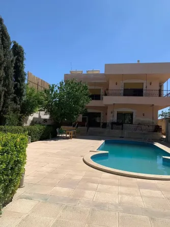 فيلا للبيع//صحنايا دمشق