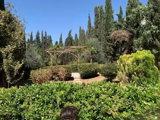 فيلا للبيع//صحنايا دمشق