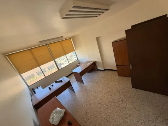 مكتب للايجار//ببناء المهندسين//دمشق دمشق