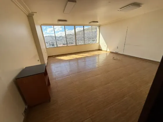 مكتب للايجار//ببناء المهندسين//دمشق دمشق