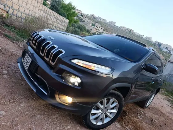جيب شيروكي 2016//إدلب إدلب