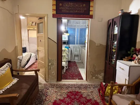 شقة للإيجار //دمشق//المزة جانب ساحة المسعودي دمشق