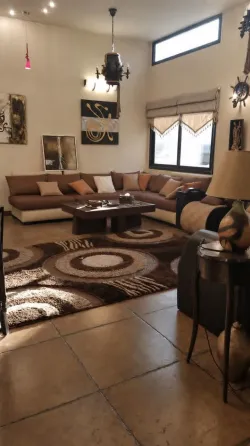 شقة للإيجار//دمشق//فيلات غربية شارع الغزاوي دمشق