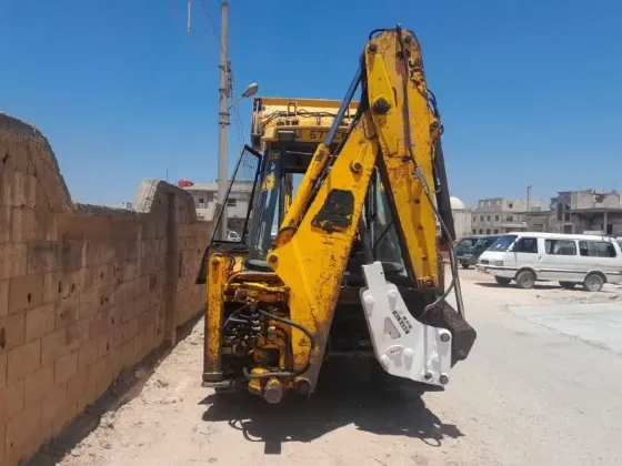 نغل باكر JCB 2001 //حمص //المدينة حمص