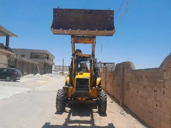 نغل باكر JCB 2001 //حمص //المدينة حمص