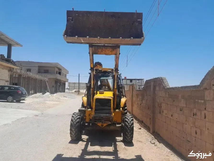 نغل باكر JCB 2001 //حمص //المدينة حمص - الصورة 1